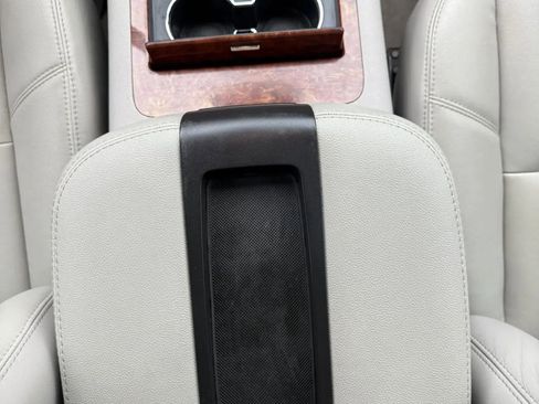 Used 2007 Chevrolet Suburban LTZ w/ LTZ Preferred Equipment Group image 12