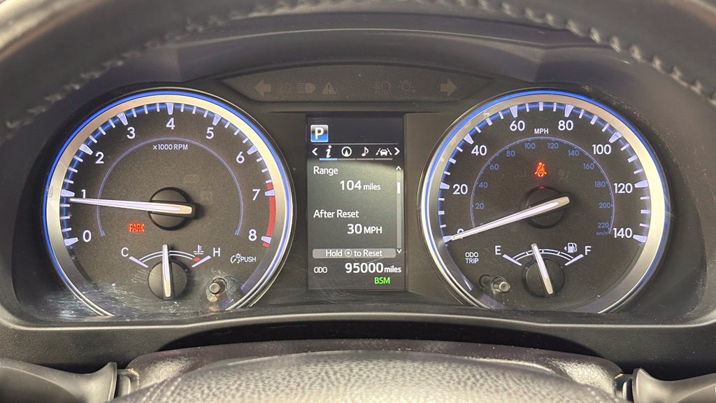 Used 2018 Toyota Highlander Limited AWD/4WD image 38
