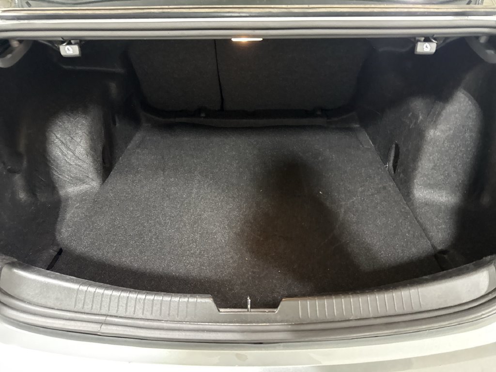Used 2025 Chevrolet Malibu LT FWD image 23