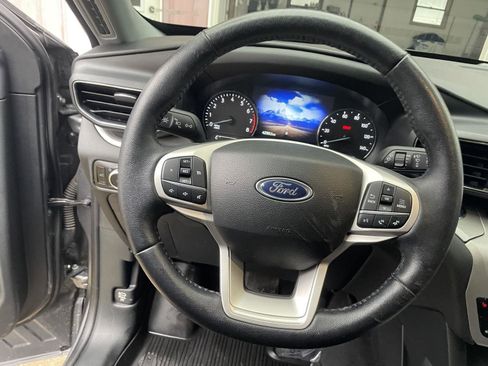 Used 2023 Ford Explorer XLT w/ Equipment Group 202A image 13