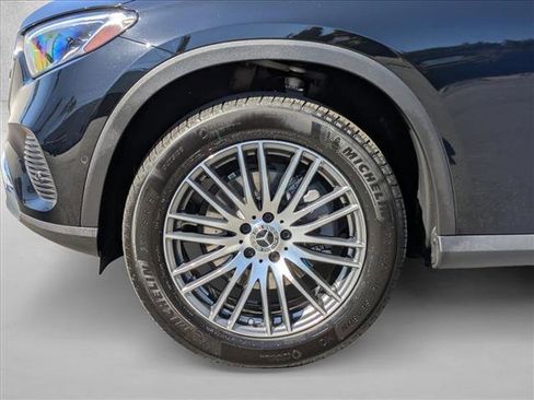 Certified 2025 Mercedes-Benz GLC 300 image 24