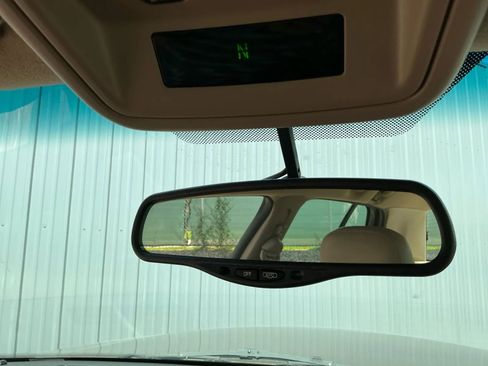 Used 2003 Ford Crown Victoria LX image 30