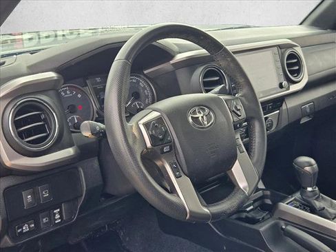 Used 2021 Toyota Tacoma Limited image 9