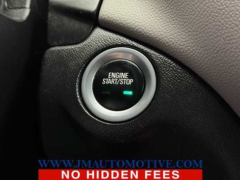 Used 2021 Chevrolet Equinox LS image 38