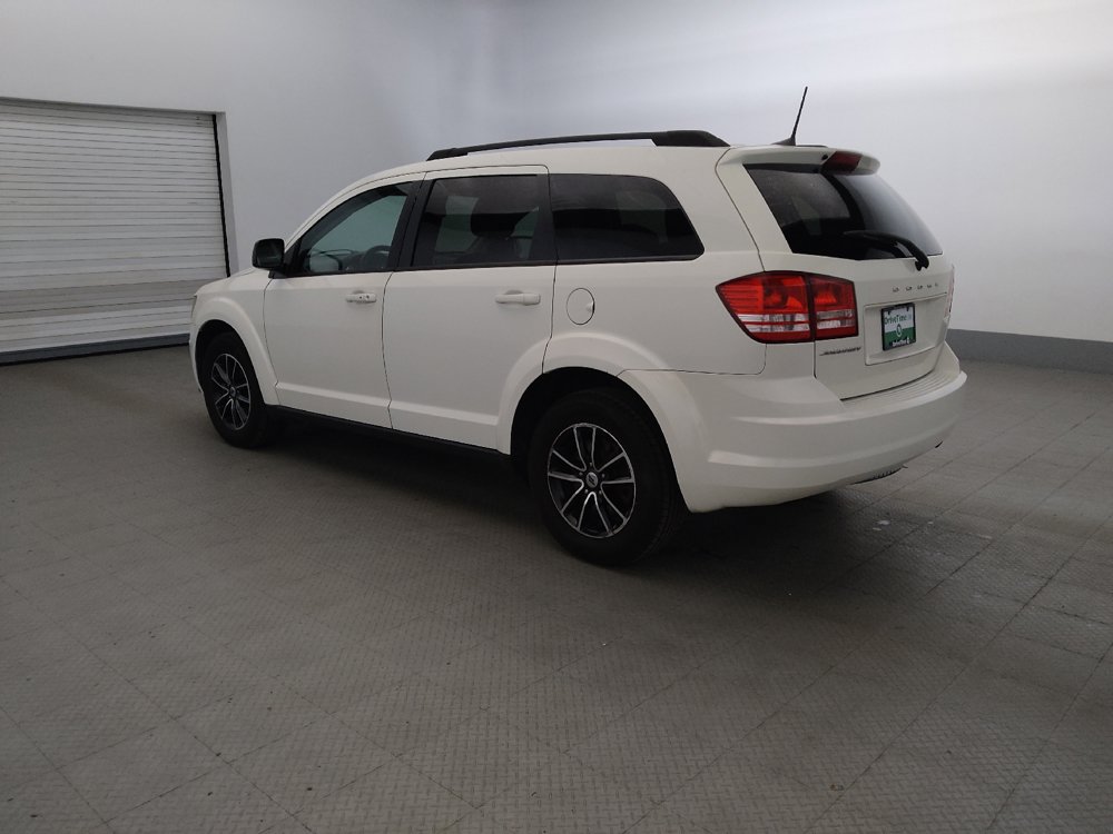 Used 2018 Dodge Journey SE w/ Connectivity Group FWD image 3