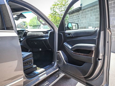 Used 2017 Chevrolet Tahoe LT w/ LT Signature Package AWD/4WD image 19