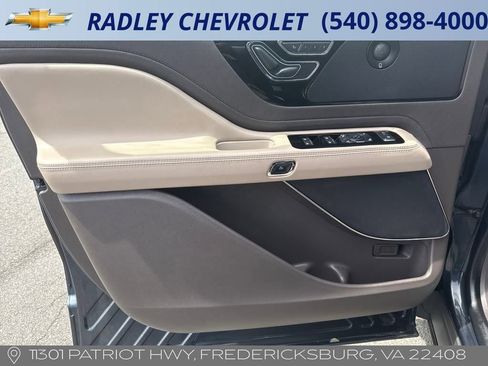 Used 2022 Lincoln Aviator Reserve image 7