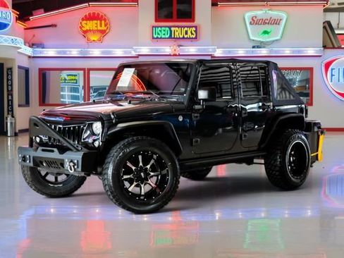 Used 2017 Jeep Wrangler Unlimited Sport AWD/4WD image 2