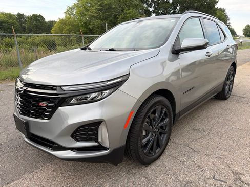 Used 2024 Chevrolet Equinox RS w/ LPO, Floor Liner Package FWD image 6