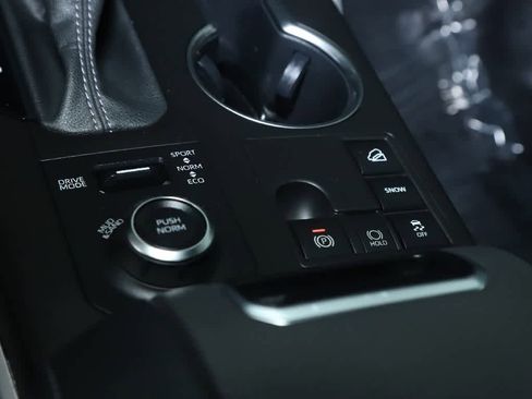 Used 2023 Toyota Highlander XSE image 28