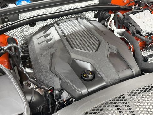 Used 2025 Porsche Macan AWD/4WD image 51