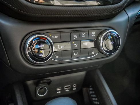 Used 2022 Chevrolet TrailBlazer LT w/ Convenience Package FWD image 52