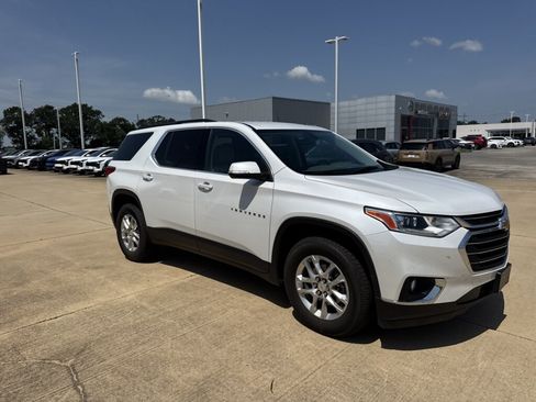 Used 2021 Chevrolet Traverse LT FWD image 11