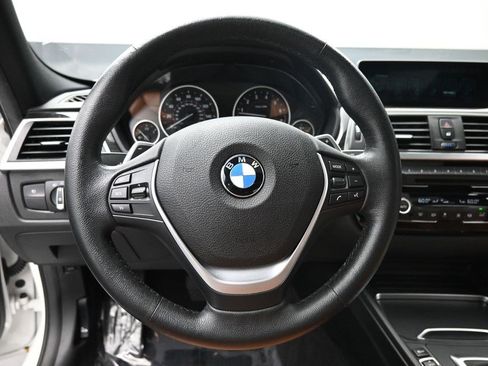 Used 2017 BMW 330i Sedan RWD image 11