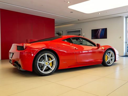 Used 2011 Ferrari 458 Italia Coupe RWD image 6