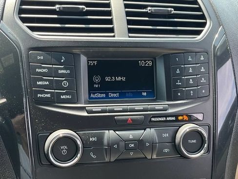 Used 2018 Ford Explorer XLT FWD image 19