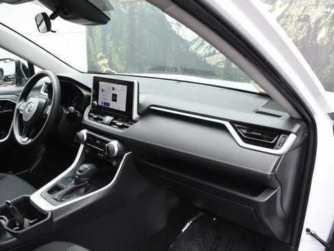 Certified 2025 Toyota RAV4 XLE AWD/4WD image 24