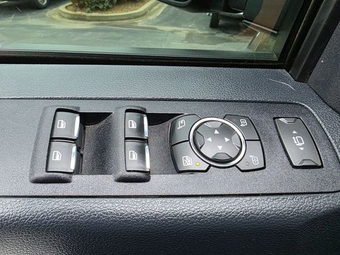 Used 2022 Ford F250 Lariat w/ Chrome Package image 14