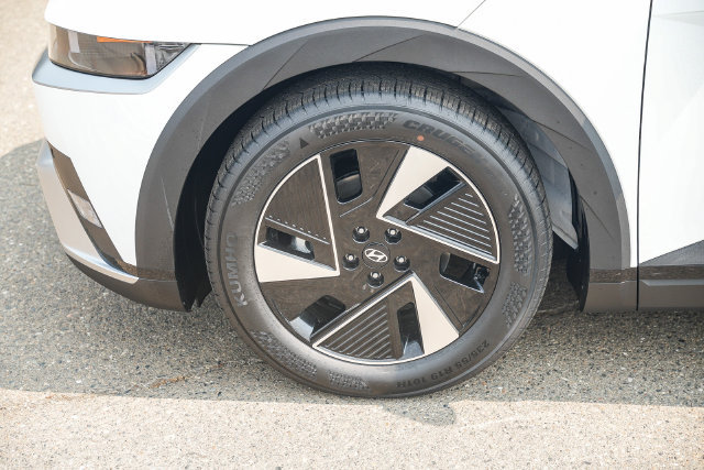New 2026 Hyundai Ioniq 5 SEL RWD image 11