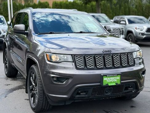 Used 2021 Jeep Grand Cherokee Altitude AWD/4WD image 7