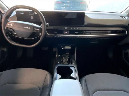 Used 2025 Kia K4 FWD image 6
