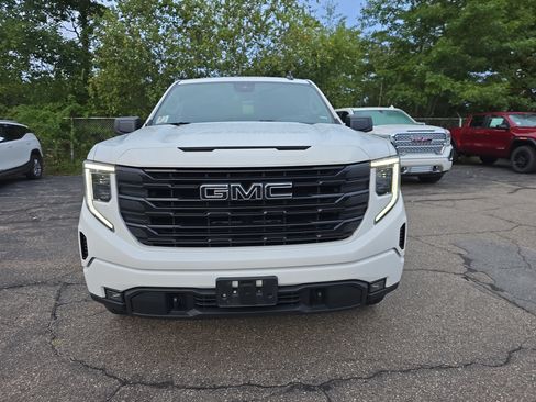 Used 2023 GMC Sierra 1500 Elevation AWD/4WD image 9