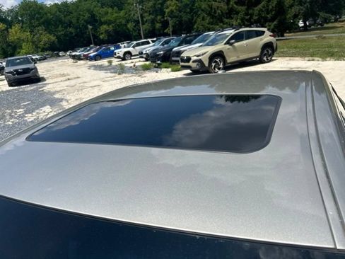 Used 2016 Toyota Avalon Touring FWD image 10