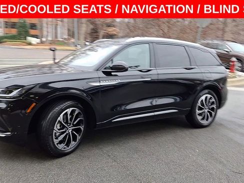 Used 2024 Lincoln Nautilus Reserve w/ Equipment Group 202A image 4