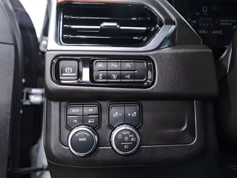 Used 2025 GMC Yukon Denali image 20