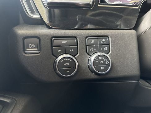 Certified 2023 GMC Sierra 1500 SLT w/ SLT Convenience Package image 18