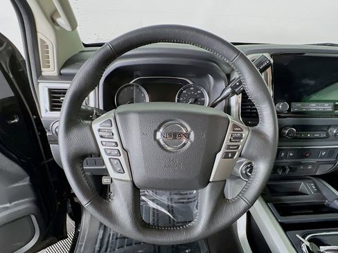 Used 2021 Nissan Titan SV w/ SV Convenience Package AWD/4WD image 10
