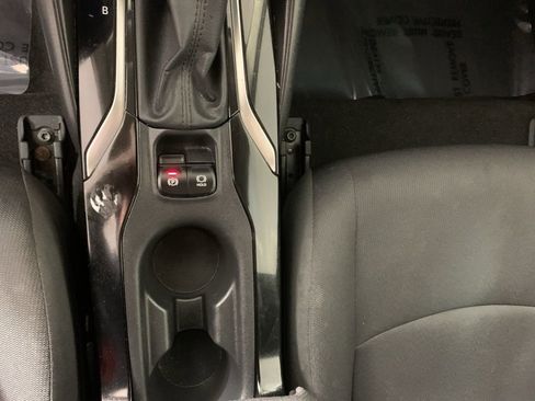 Used 2021 Toyota Corolla LE FWD image 25