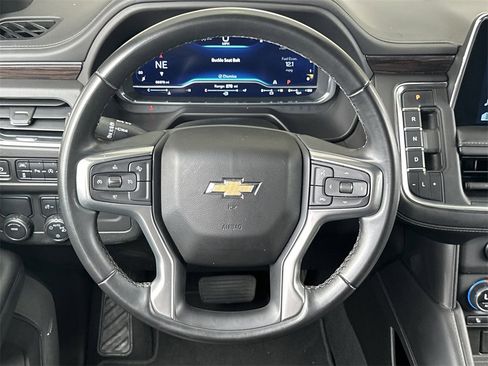 Used 2023 Chevrolet Suburban LT image 18