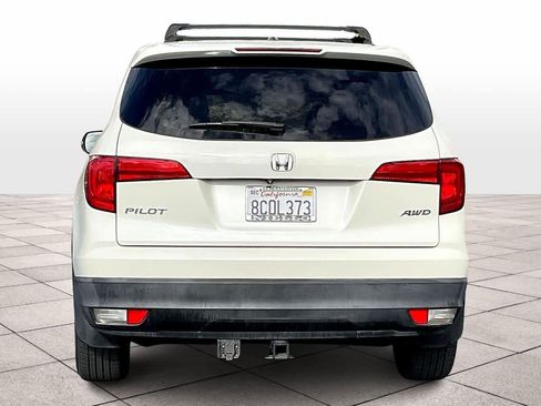 Used 2017 Honda Pilot EX image 7