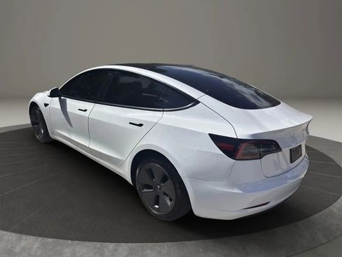 Used 2023 Tesla Model 3 Standard Range image 3