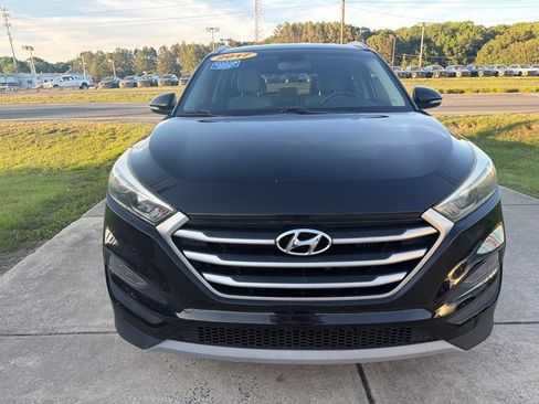 Used 2017 Hyundai Tucson Sport FWD image 3