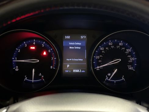 Used 2020 Toyota C-HR XLE image 19