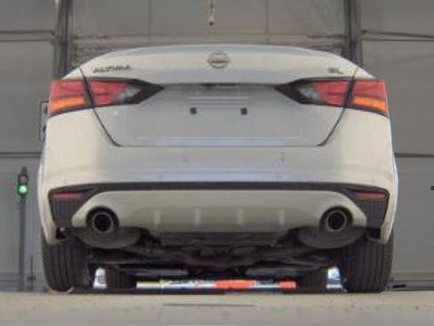 Used 2023 Nissan Altima 2.5 SL FWD image 11