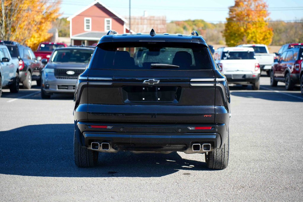 Used 2025 Chevrolet Traverse RS AWD/4WD image 6