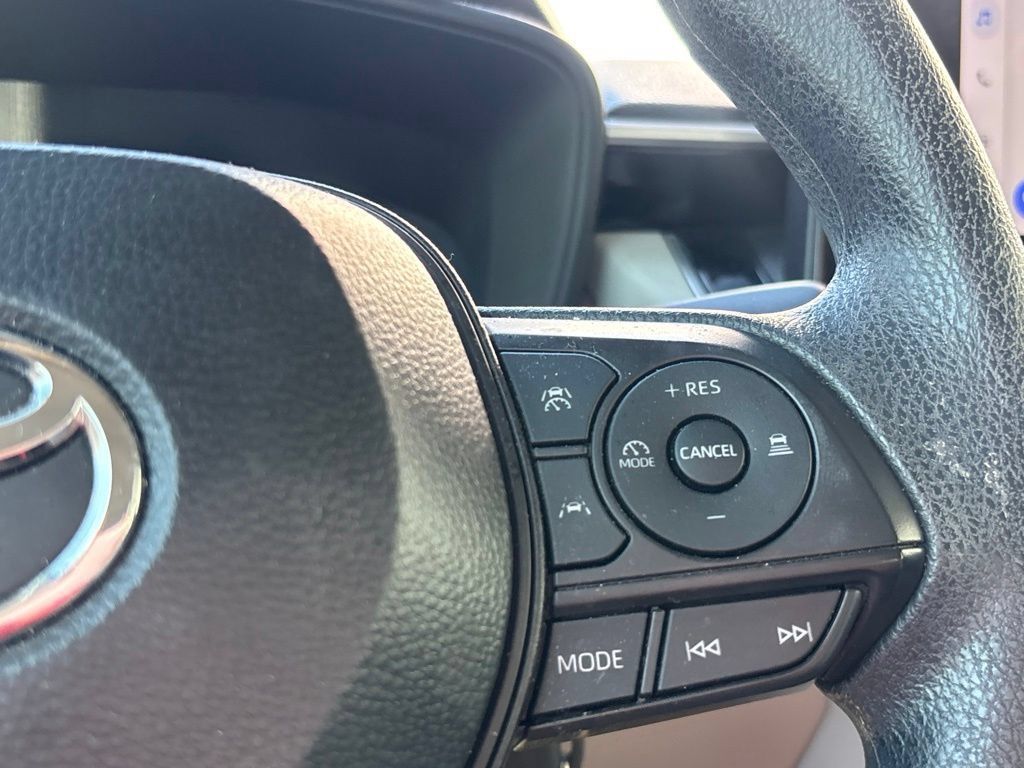 Used 2024 Toyota Corolla Cross L FWD image 20