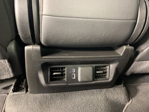 Used 2025 GMC Sierra 1500 SLT RWD image 28
