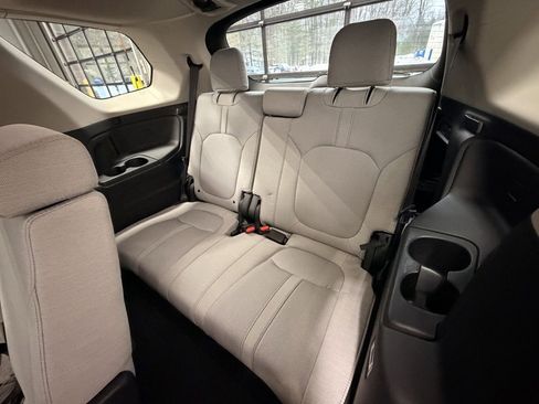 Used 2024 Honda Pilot LX image 14