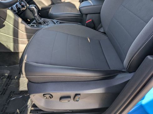 Certified 2023 Volkswagen Taos SE w/ Panoramic Sunroof Package FWD image 16