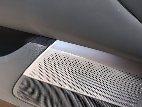 Used 2025 Genesis G90 3.5T image 25