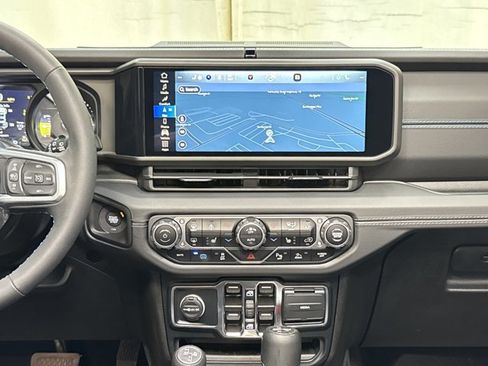 Used 2024 Jeep Wrangler High Altitude image 25