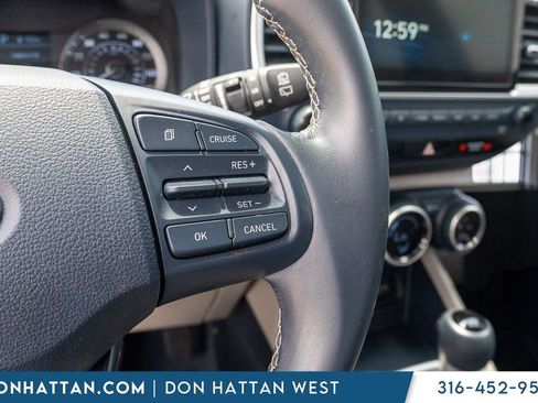 Used 2022 Hyundai Venue Limited FWD image 16