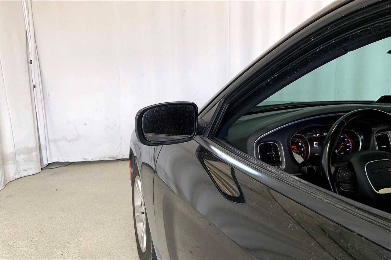 Used 2022 Dodge Charger SXT RWD image 8