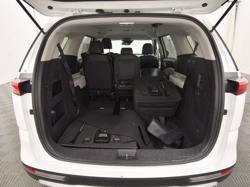 Certified 2024 Kia Carnival LX image 7