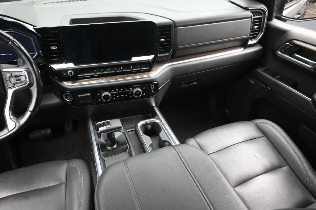 Used 2023 Chevrolet Silverado 1500 LT Trail Boss w/ Convenience Package II AWD/4WD image 15