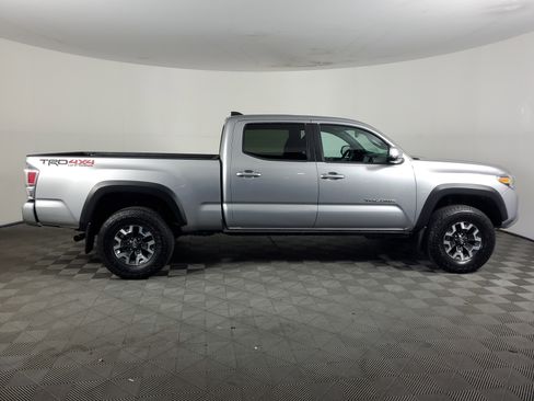 Used 2021 Toyota Tacoma TRD Off-Road w/ Technology Package AWD/4WD image 3